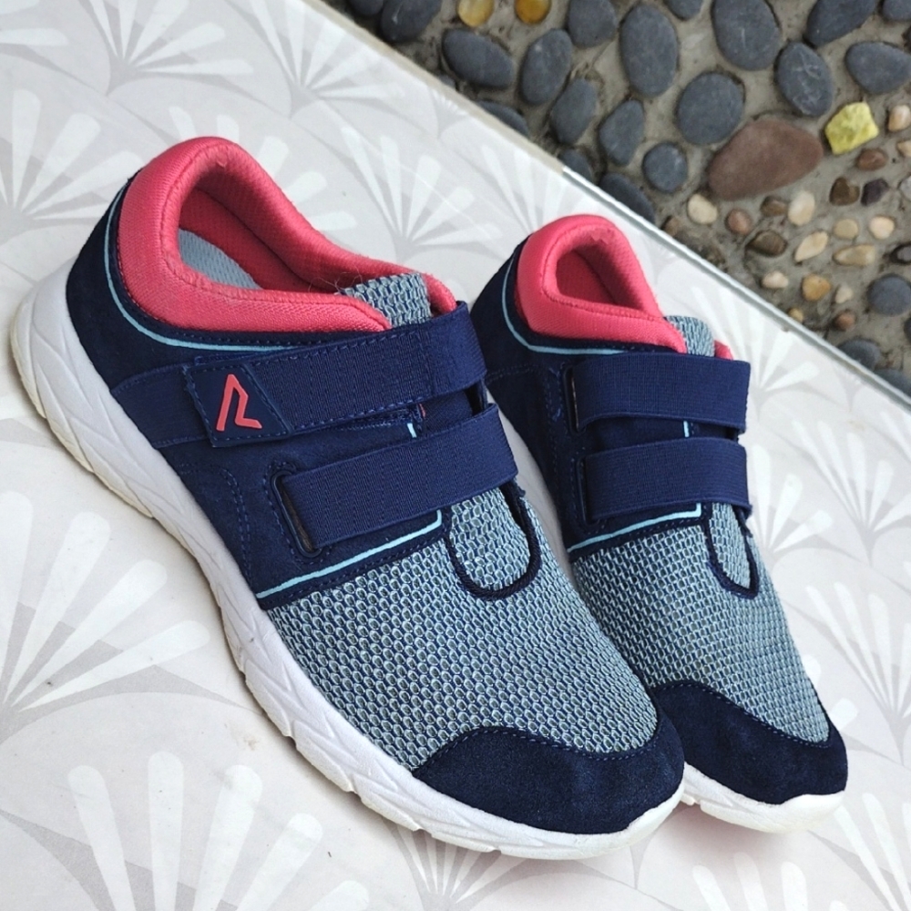 Vionic Women's Wide Width Sneakers